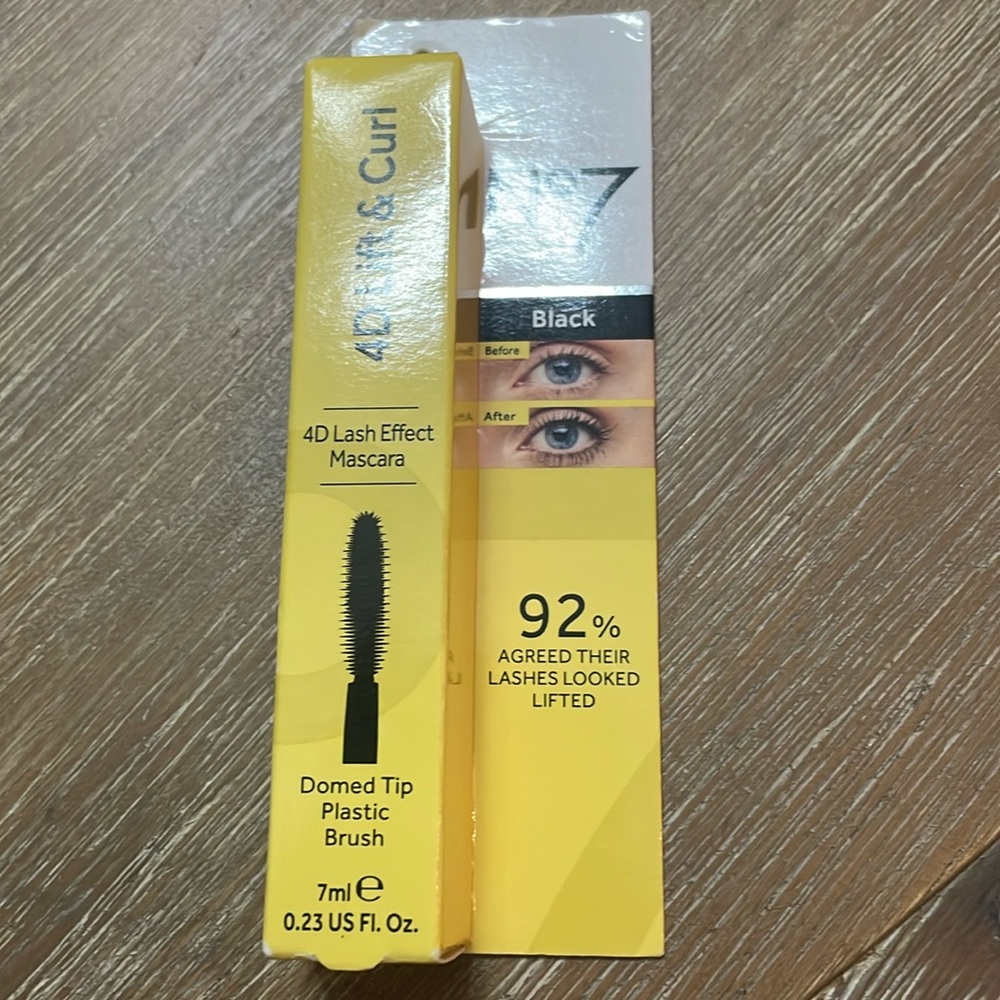 New In Box Nº 7 4D Lift & Curl Mascara Blackl